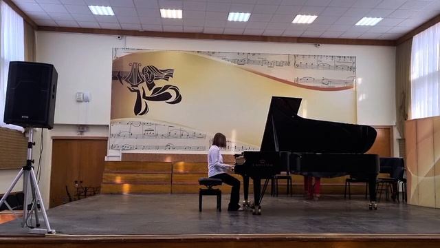 М.Клементи «Сонатина G-dur», Н.Волкова «В театре.Когда открывается занавес» Петракова Арина(8 кл.)