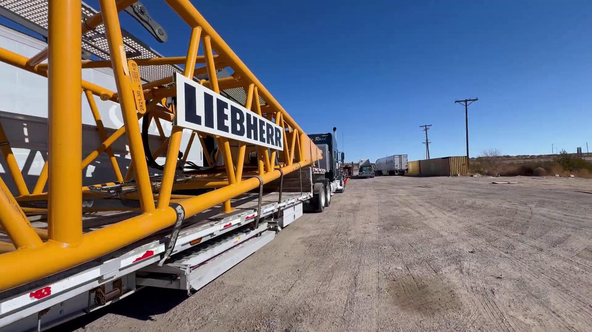 ЖИЗНЬ НА ДОРОГЕ - ОТ ЗАПРАВКИ ПО $2.89 ДО ФЛАТБЭДА В ЭЛЬ-ПАСО. Дальнобой новое: Судьба Дорога смотреть онлайн