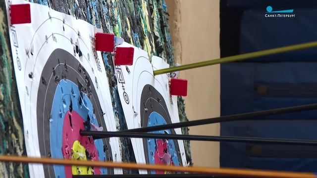 По следам Соколиного глаза: почему петербуржцы выбирают стрельбу и лука смотреть онлайн