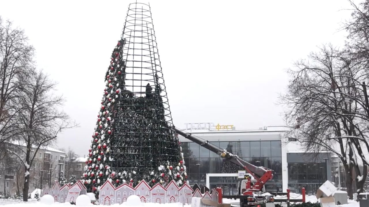 Главную зеленую красавицу Мытищ начали разбирать смотреть онлайн