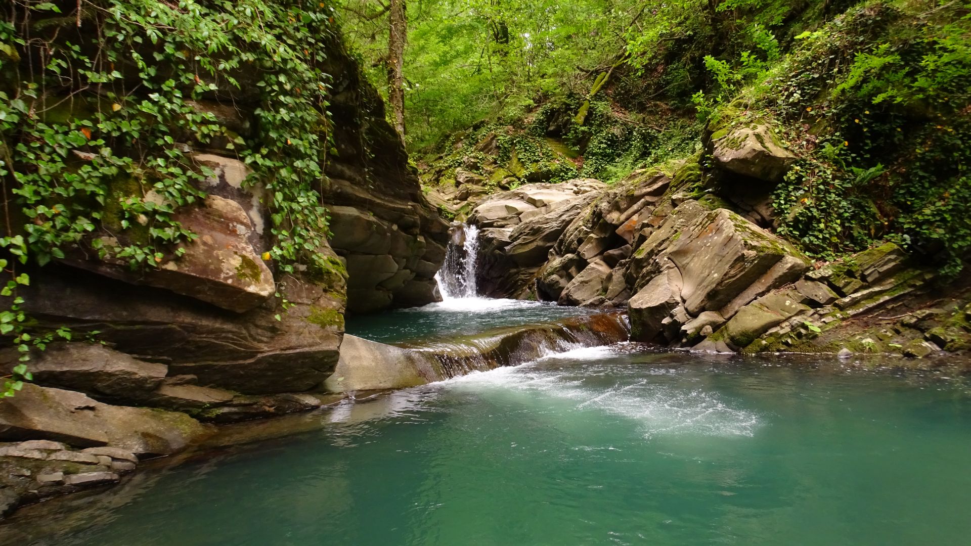 Лазаревское. Поход на водопады Счастья Молодости и Любви. смотреть онлайн