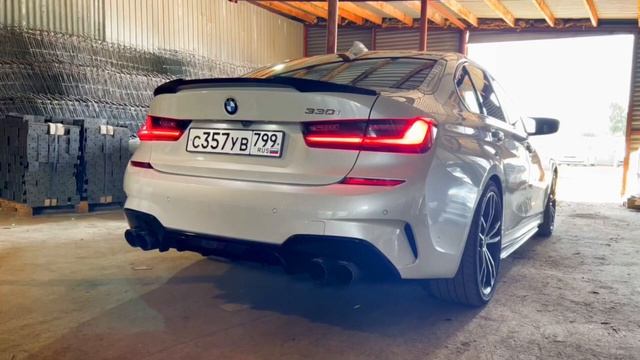 BMW 330i — завораживающий рёв мотора
