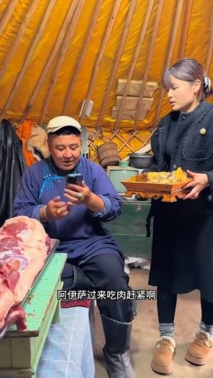 С праздниками!:) Сегодня зарезал свинью и позвал братьев в гости. Будем шашлыки делать:) 👍