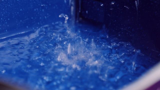 Как слить воду из системы и не забрыгать все вокруг на время ремонта сантехники или отопления смотреть онлайн