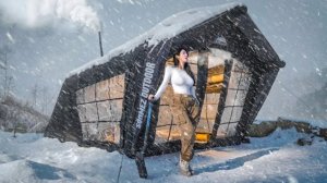 Ставлю палатку в снежный шторм, хочеться все бросить, но я справлюсь.