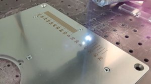 Гравировка линеек на пластине для фрезерного стола AL-TRACK