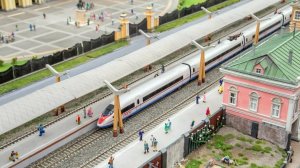 Поезда на Царь Макете в Москве