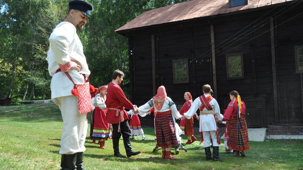 Дунули, грянули. Ансамбль "Балаган" смотреть онлайн