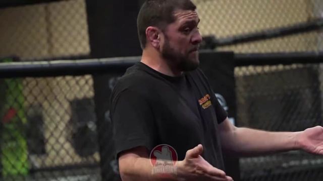 Ник Диас разобрал работу в партере и указал на ошибки Джека Делла Маддалены в бою с Исламом Махач... смотреть онлайн