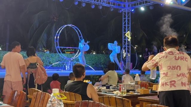 Наш вечер в Ялонг бей, Хайнань. Ужин в отеле Horizon. Прогулка вечером. Хочу, но жалко денег