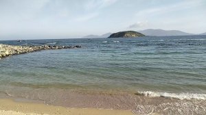 Уютный пляж без волн в январе в Нячанге. Пляж Вега сити. Север Нячанга.