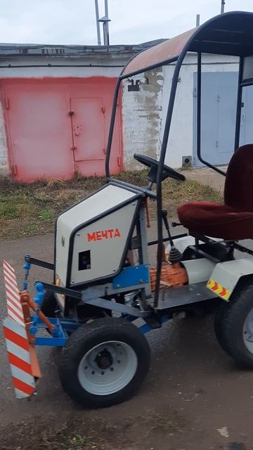 Собрал мини трактор, беларус.