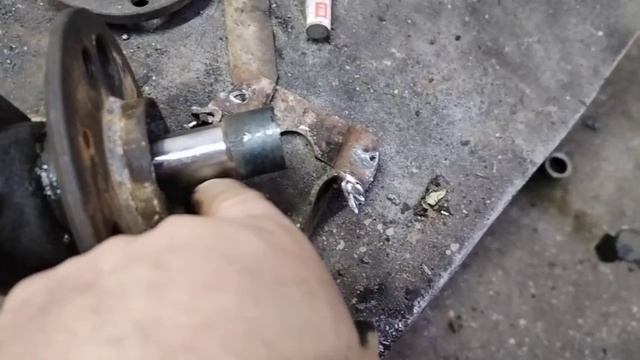 Укорочение мостов для самодельного мини погрузчика смотреть онлайн