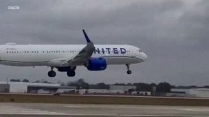 Самолет потерял колесо во время посадки в аэропорту Орландо