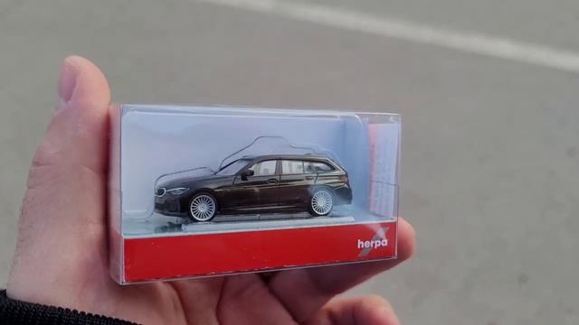 BMW 5 Series Touring — смотрим игрушечный макет и реальный автомобиль рядом!