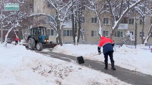 Дорожные службы Нижнего Новгорода продолжают работу по уборке снега в городе