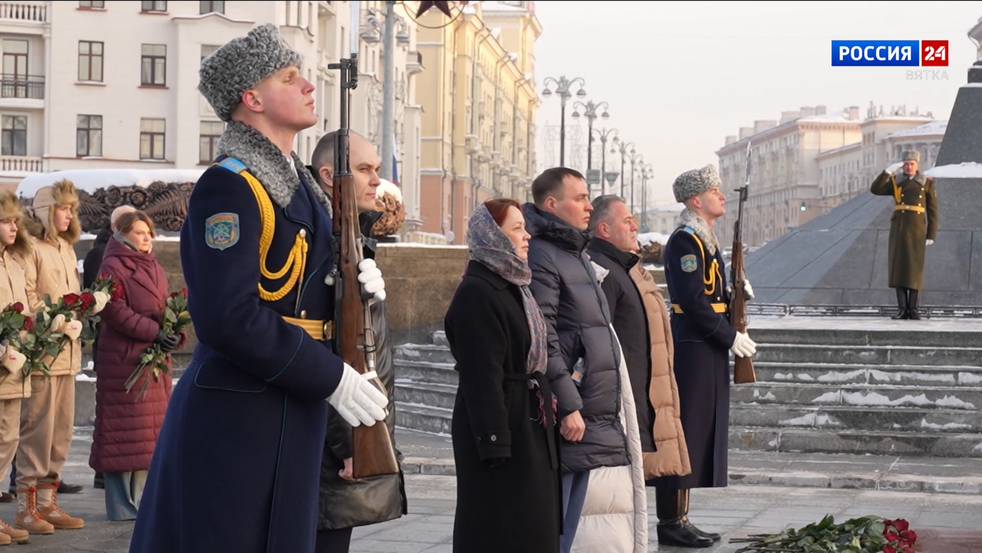 Кировчане возложили цветы к монументу Победы в Минске смотреть онлайн