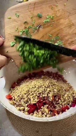Грузинский салат с фасолью