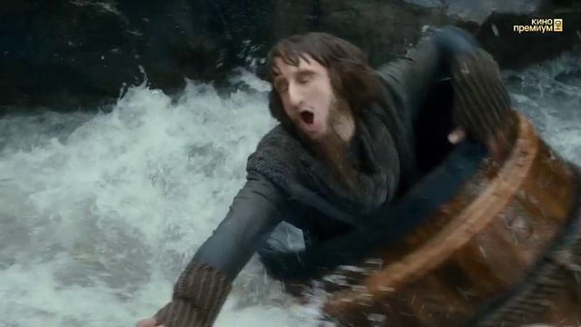 Хоббит - Пустошь Смауга.Гномы уплывают в бочках из плена. смотреть онлайн