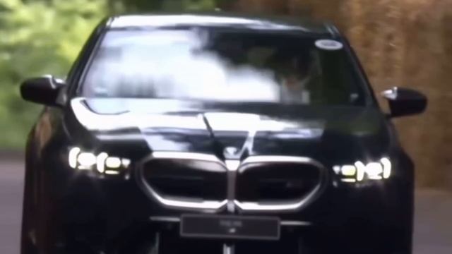 Обзор BMW M5 — мощный зверь на колесах