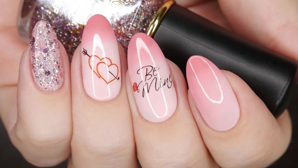 Маникюр на День Влюбленных, термолак (обычный лак)