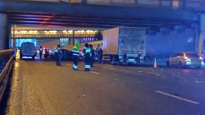 Смертельное ДТП: грузовик протаранил легковой автомобиль в Москве