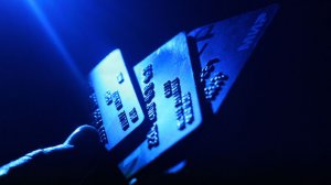 Банки заблокировали миллионы карт и счетов физлиц с начала года