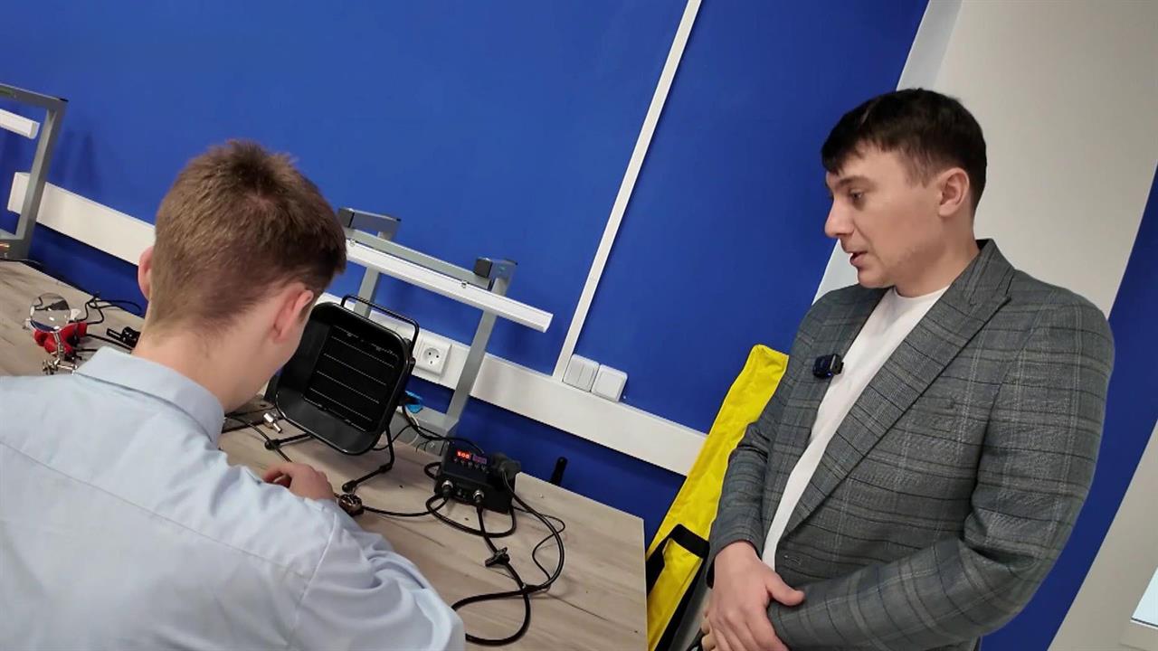 Военным, вернувшимся из зоны СВО, помогают освоить новую профессию. смотреть онлайн