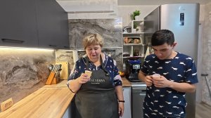 Сегодня готовим разное мороженое. Вкусные манты и сахарные булочки.