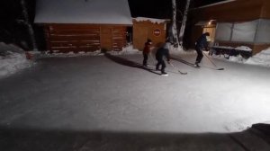 Брат Влад залил каток на даче!) Пришлось раскатать пацанов)