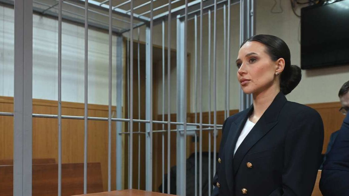 Лерчек отказали в возврате изъятых при обыске драгоценностей