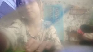 показывает игрушки из магазина 🦛🐅