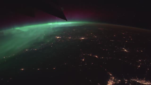 🌏 🛰️ МКС - Путешествие вокруг орбиты Земли в реальном времени