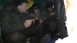 Ушли с пацанами в лес НАС ТЕПЛО ВСТРЕТИЛА НАША УЮТНАЯ ЗЕМЛЯНКА В ЛЕСУ