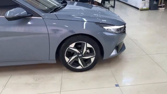 Hyundai Elantra смотреть онлайн