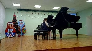 М. Глинка. Танец из оперы "Иван Сусанин" Сухомлинова Василиса 10 лет и Грущиной Александры 11 лет