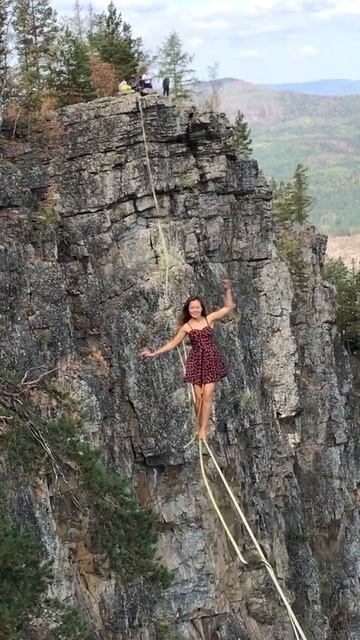 проход по канату.mp4 смотреть онлайн