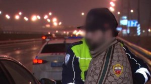 Сотрудники столичной Госавтоинспекции задержали вооружённого пассажира такси