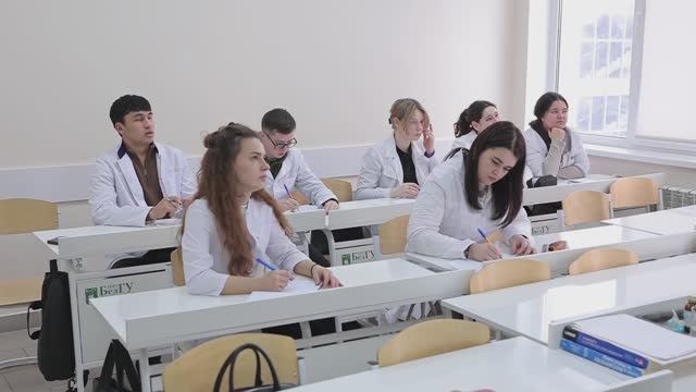 Настрой положительный: в НИУ «БелГУ» идёт зимняя экзаменационная сессия