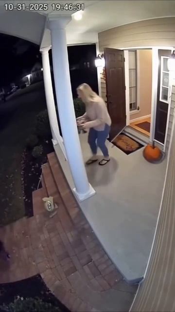 Этот костюм собаки они запомнят... смотреть онлайн