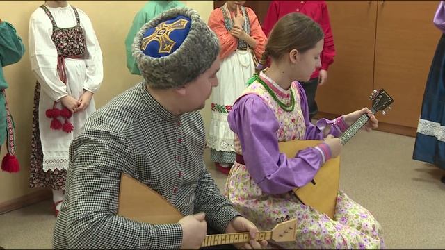 Лучший педагог Урала работает в тюменской школе "Этюд" смотреть онлайн