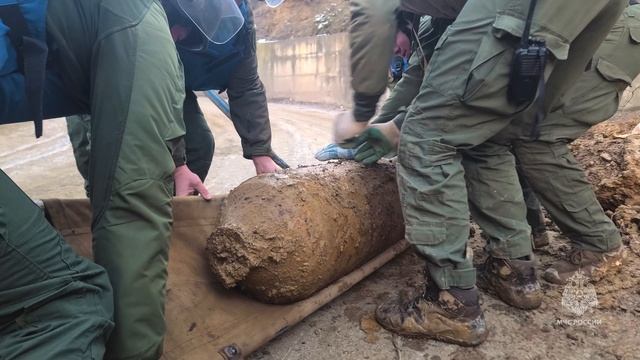 В Крыму уничтожен взрывоопасный предмет массой 250 килограмм 4К смотреть онлайн