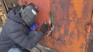 Замена петли гаражных ворот