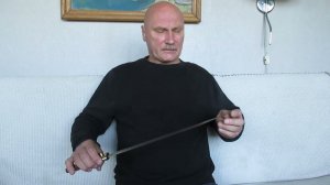 Кавказский кинжал со смещенным долом и штыковым концом