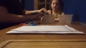 Называть местоположение предмета используя предлоги В/НА