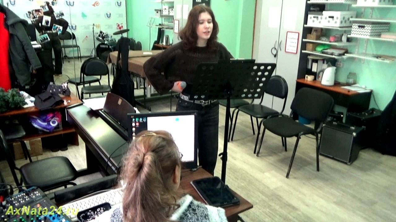 Frou-frou-2я; Volare-2я-пролог; Ай, вы, цыгане-2я-вокализ-пролог. Полина Янгель. Эстрадное пение.