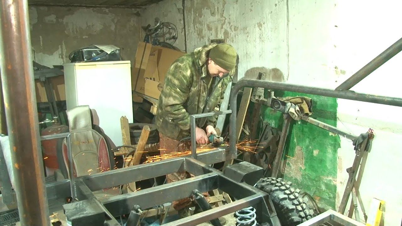 Бийские волонтёры конструируют новые боевые машины для СВО ("Будни", 20.01.26г.,Бийское телевидение) смотреть онлайн