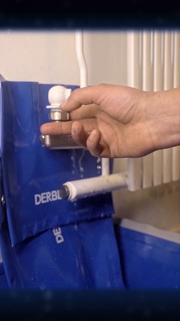 Сливаем воду из радиатора без лишней грязи и воды с помощью DERBLAUE