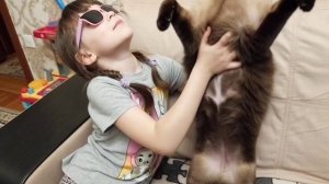 the Kiffnes feat Alugalug - Please go away (Полинка картинка).mp4