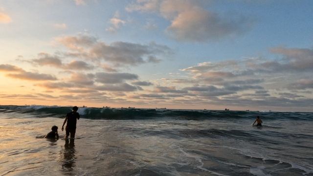 На закате дня - 17.01.2026 - Байенита, Эквадор 🇪🇨☀️🌊 смотреть онлайн